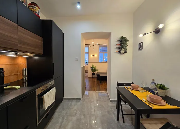 Da Vinci Loft Ap By Corvin Promenade Tram Line 4-6
