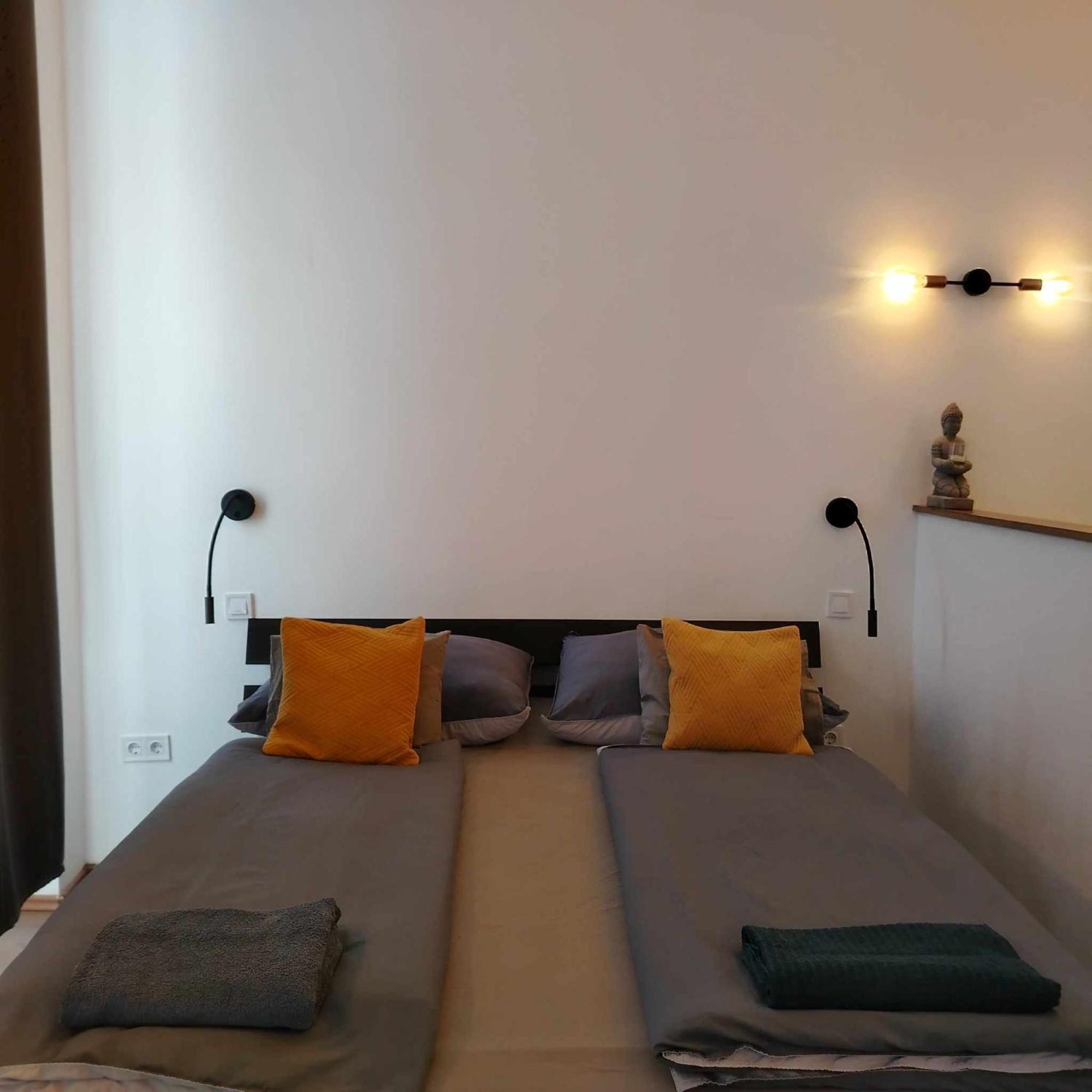 Apartment Da Vinci Loft Ap By Corvin Promenade Tram Line 4-6 *